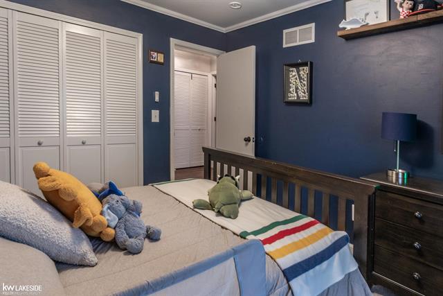 Builiding view fifteen for 51635 Laurel Oak, New Baltimore, MI. 48047