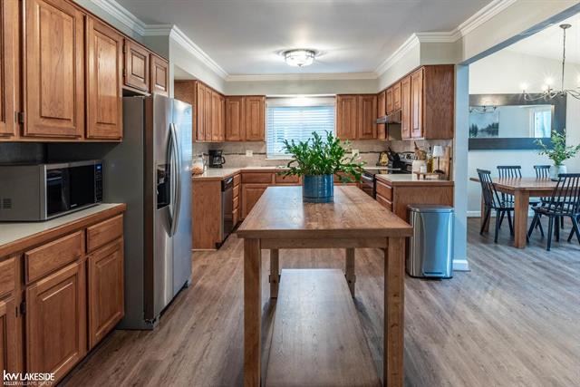 Builiding view nineteen for 51635 Laurel Oak, New Baltimore, MI. 48047