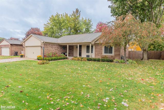 Builiding view one for 51635 Laurel Oak, New Baltimore, MI. 48047