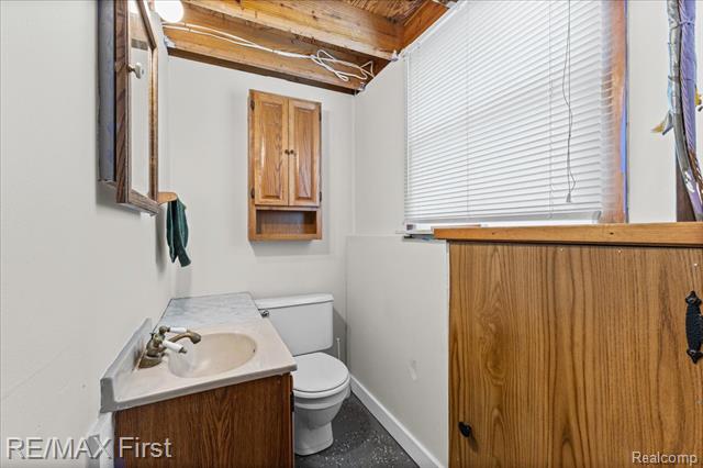 Builiding view thirty one for 32658 Conrad, New Baltimore, MI. 48047