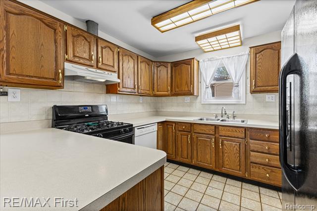 Builiding view twelve for 32658 Conrad, New Baltimore, MI. 48047