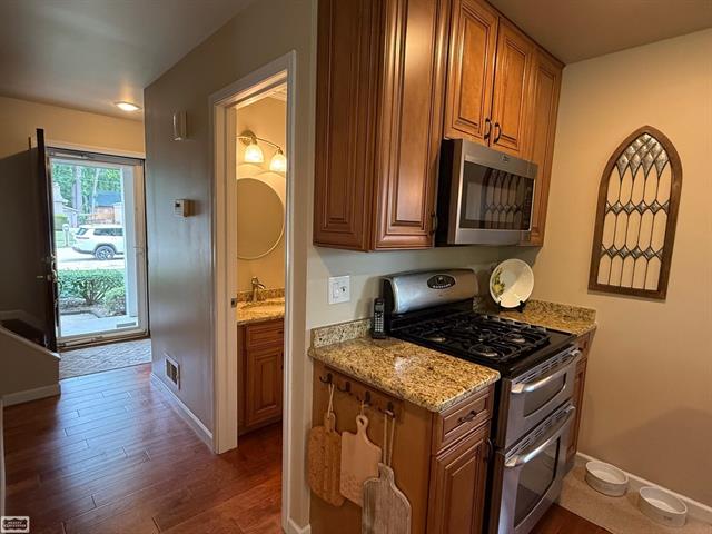 Builiding view fifteen for 50467 Peggy, New Baltimore, MI. 48047