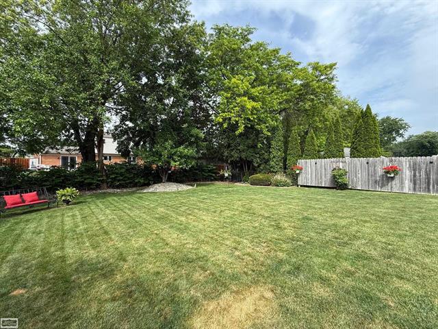 Builiding view thirty five for 50467 Peggy, New Baltimore, MI. 48047