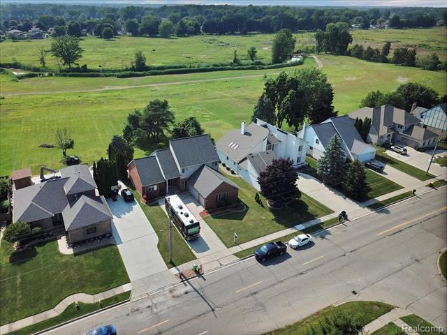 Builiding view forty for 51553 Baker, New Baltimore, MI. 48047