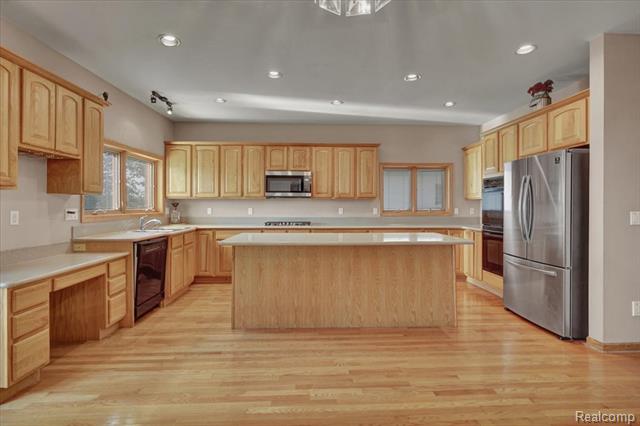 Builiding view nine for 51553 Baker, New Baltimore, MI. 48047