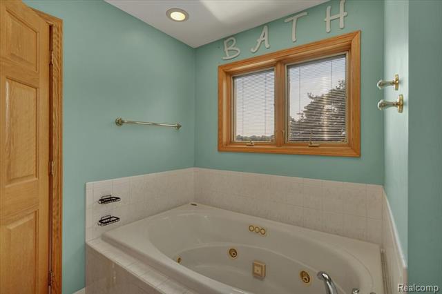 Builiding view nineteen for 51553 Baker, New Baltimore, MI. 48047