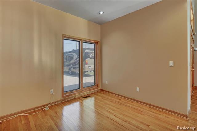 Builiding view twenty seven for 51553 Baker, New Baltimore, MI. 48047