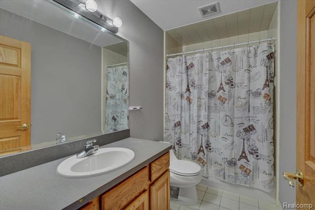 Builiding view twenty six for 51553 Baker, New Baltimore, MI. 48047