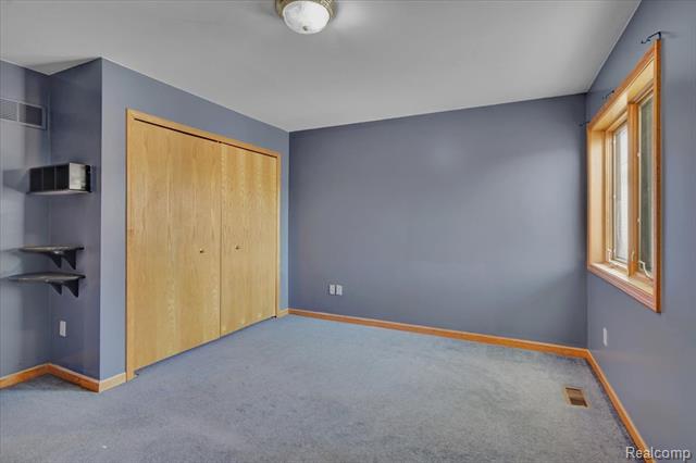 Builiding view twenty three for 51553 Baker, New Baltimore, MI. 48047