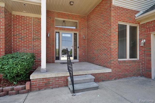 Builiding view two for 51553 Baker, New Baltimore, MI. 48047