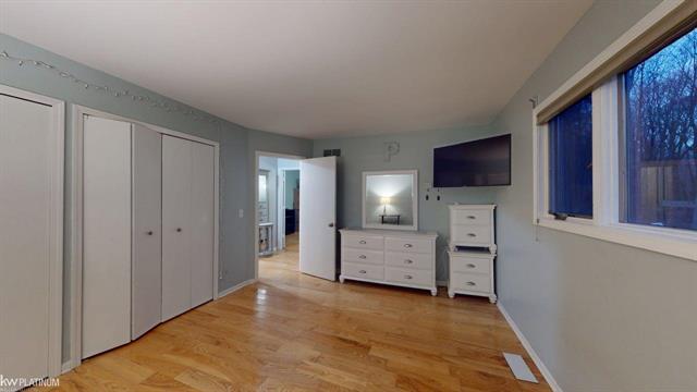 Builiding view eighteen for 51901 Dw Seaton, New Baltimore, MI. 48047