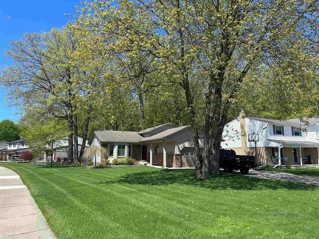 Builiding view one for 51901 Dw Seaton, New Baltimore, MI. 48047