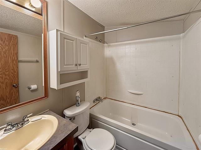 Builiding view seventeen for 29767 Jamestown, New Baltimore, MI. 48051
