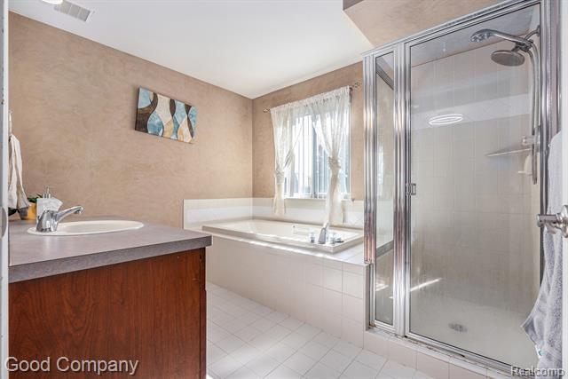 Builiding view sixteen for 52117 Pebble Creek D, New Baltimore, MI. 48047