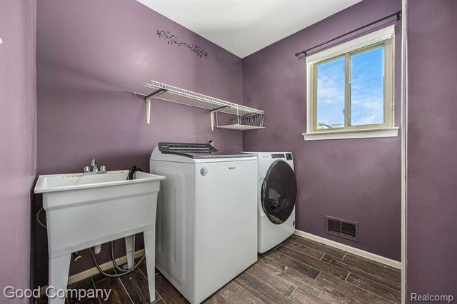 Builiding view twenty one for 52117 Pebble Creek D, New Baltimore, MI. 48047