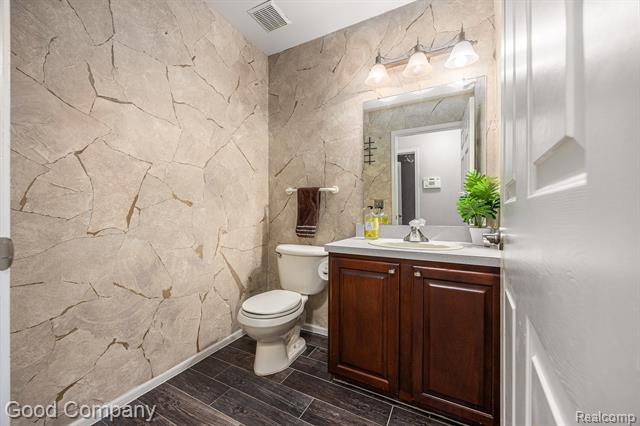 Builiding view twenty for 52117 Pebble Creek D, New Baltimore, MI. 48047