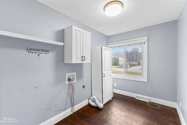 Builiding view eleven for 50697 Elsey, New Baltimore, MI. 48047