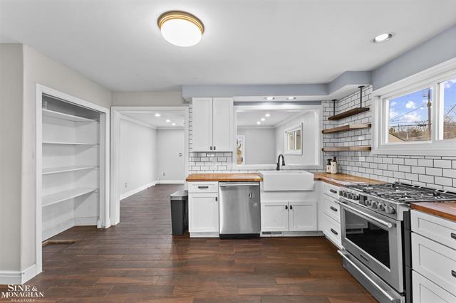 Builiding view one for 50697 Elsey, New Baltimore, MI. 48047