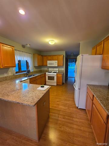 Builiding view three for 30726 Thistle, New Baltimore, MI. 48051