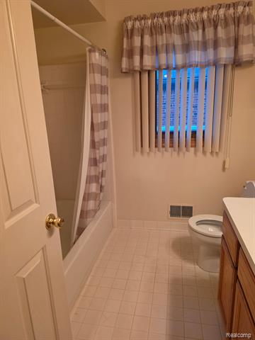 Builiding view twelve for 30726 Thistle, New Baltimore, MI. 48051