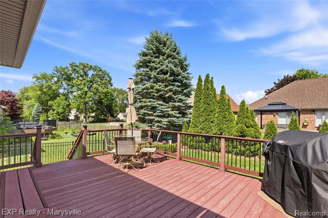 Builiding view forty for 53146 Michael, New Baltimore, MI. 48047