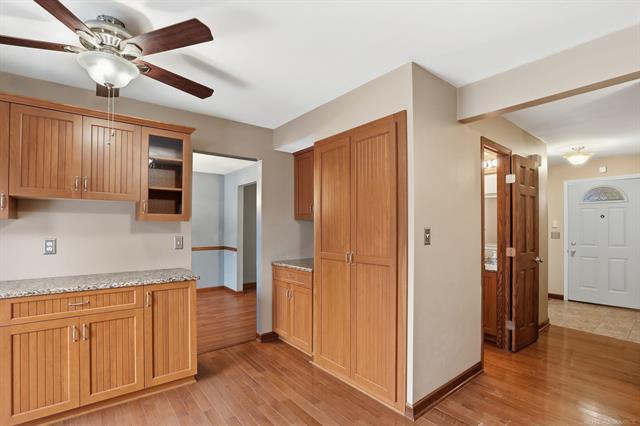 Builiding view eight for 54173 Avondale, New Baltimore, MI. 48047