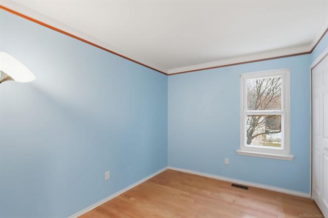 Builiding view seventeen for 54173 Avondale, New Baltimore, MI. 48047