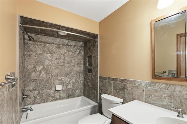 Builiding view thirteen for 54173 Avondale, New Baltimore, MI. 48047