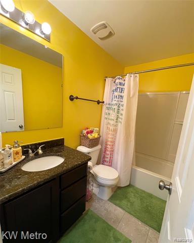 Builiding view thirty five for 30641 Melisa, New Baltimore, MI. 48051