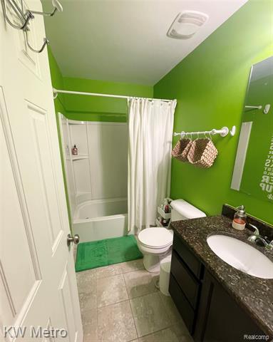 Builiding view twenty seven for 30641 Melisa, New Baltimore, MI. 48051