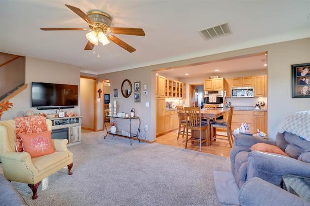 Builiding view eight for 25520 Hagen, New Baltimore, MI. 48051