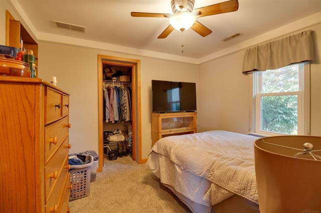 Builiding view sixteen for 25520 Hagen, New Baltimore, MI. 48051