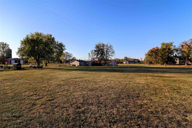 Builiding view thirty three for 25520 Hagen, New Baltimore, MI. 48051