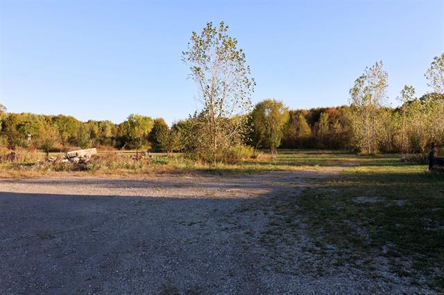 Builiding view thirty two for 25520 Hagen, New Baltimore, MI. 48051