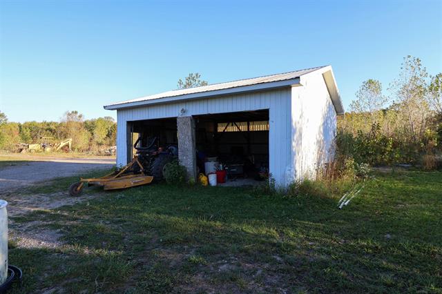 Builiding view thirty for 25520 Hagen, New Baltimore, MI. 48051