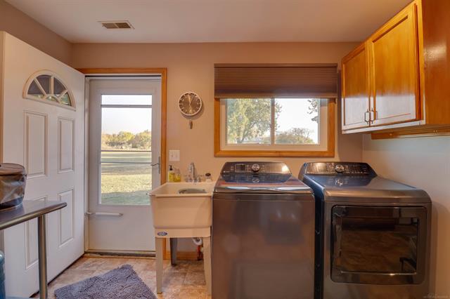 Builiding view twenty five for 25520 Hagen, New Baltimore, MI. 48051