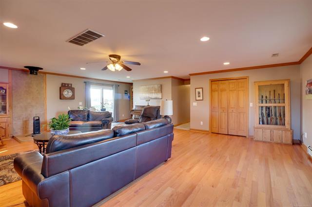 Builiding view twenty two for 25520 Hagen, New Baltimore, MI. 48051