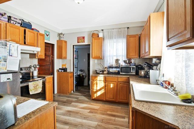 Builiding view eight for 58910 Main, New Haven, MI. 48048