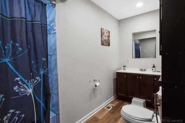 Builiding view ten for 58910 Main, New Haven, MI. 48048