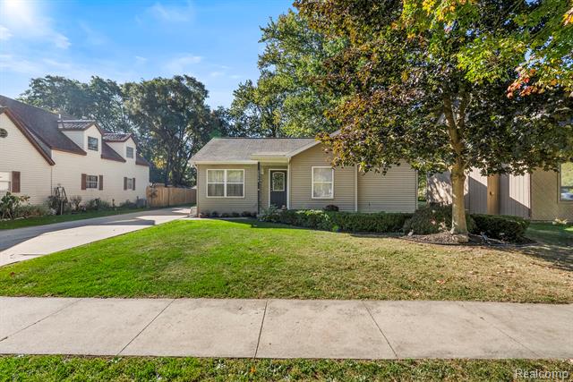 front view for 34746 Benton, Memphis, Mi. 48041