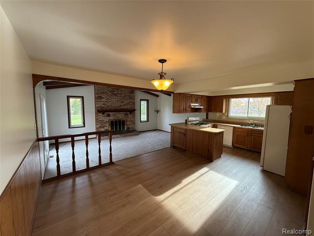 Builiding view ten for 37076 Evergreen, Sterling Heights, MI. 48310