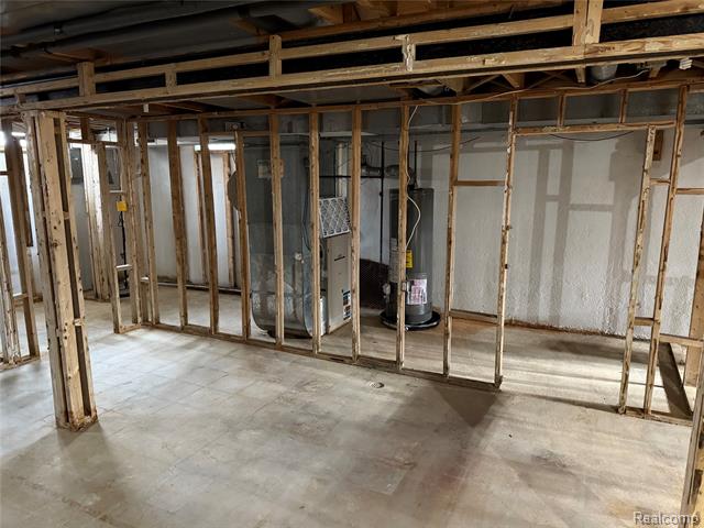 Builiding view twenty two for 37076 Evergreen, Sterling Heights, MI. 48310