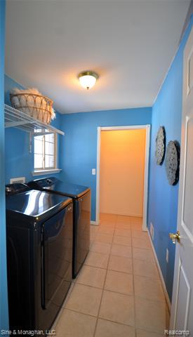 Builiding view fifty eight for 76566 Burman, Richmond, MI. 48062