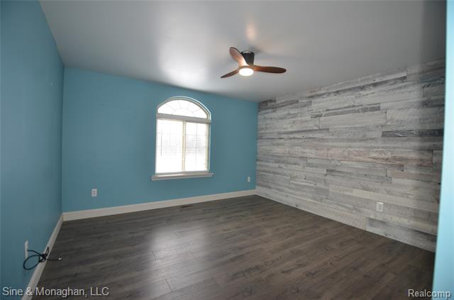 Builiding view forty nine for 76566 Burman, Richmond, MI. 48062