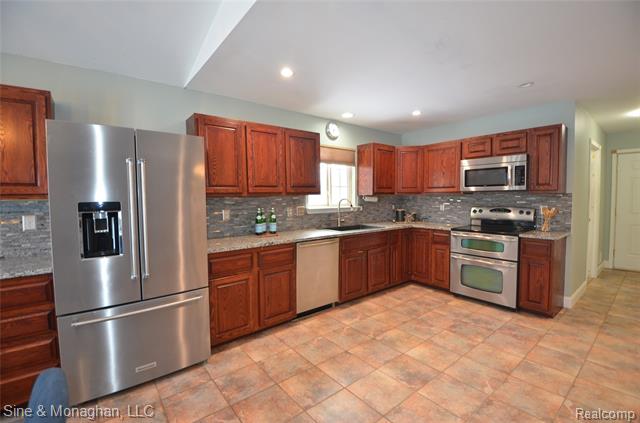 Builiding view nineteen for 76566 Burman, Richmond, MI. 48062