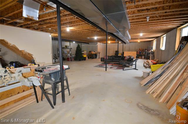 Builiding view sixty five for 76566 Burman, Richmond, MI. 48062