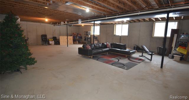 Builiding view sixty one for 76566 Burman, Richmond, MI. 48062