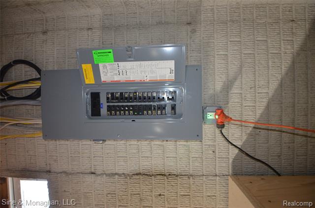 Builiding view sixty seven for 76566 Burman, Richmond, MI. 48062