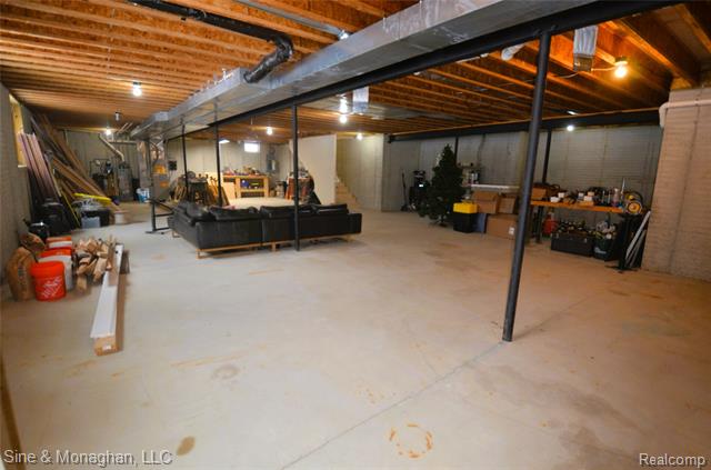 Builiding view sixty two for 76566 Burman, Richmond, MI. 48062