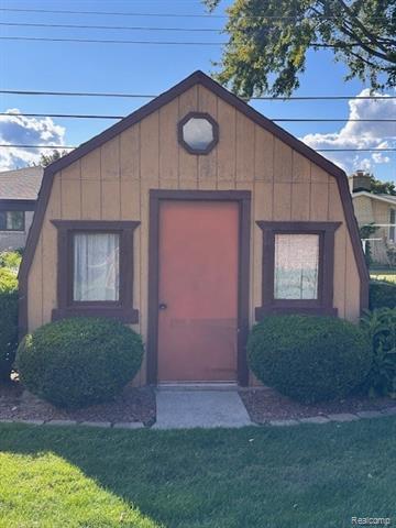 Builiding view forty five for 37129 Almont West, Sterling Heights, MI. 48310